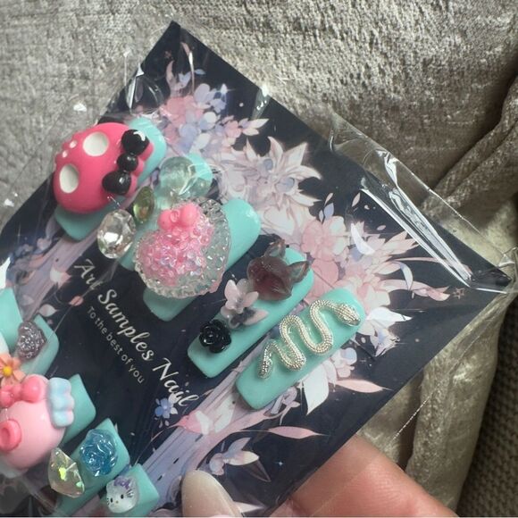 Nail Art- Cute Cartoon Nail Art Set Size Medium - Picture 11 of 13